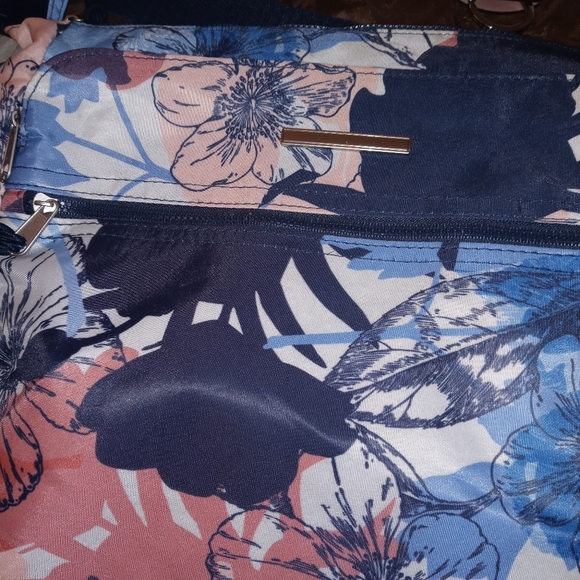 Everything - Picture 3 of 4